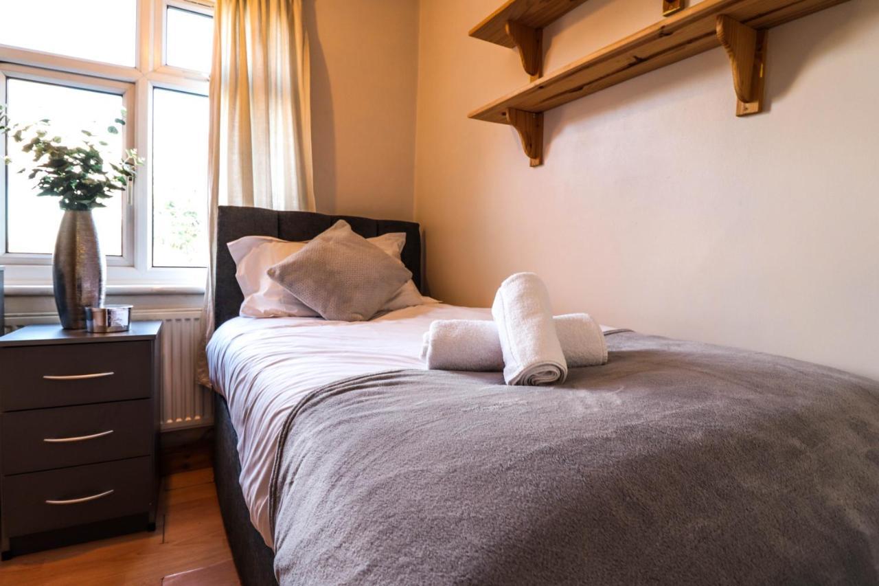 Homely Contractor House - Enjoy Free, Convenient Parking