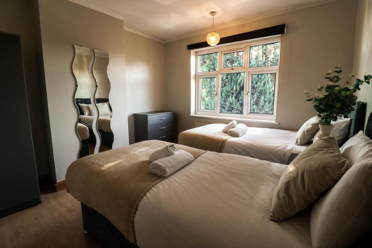 Homely Contractor House - Enjoy Free, Convenient Parking Apartment *